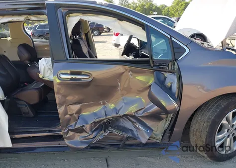 2021 Toyota Sienna Platinum z USA, uszkodzony, nr VIN 5TDESKFC9MS001213